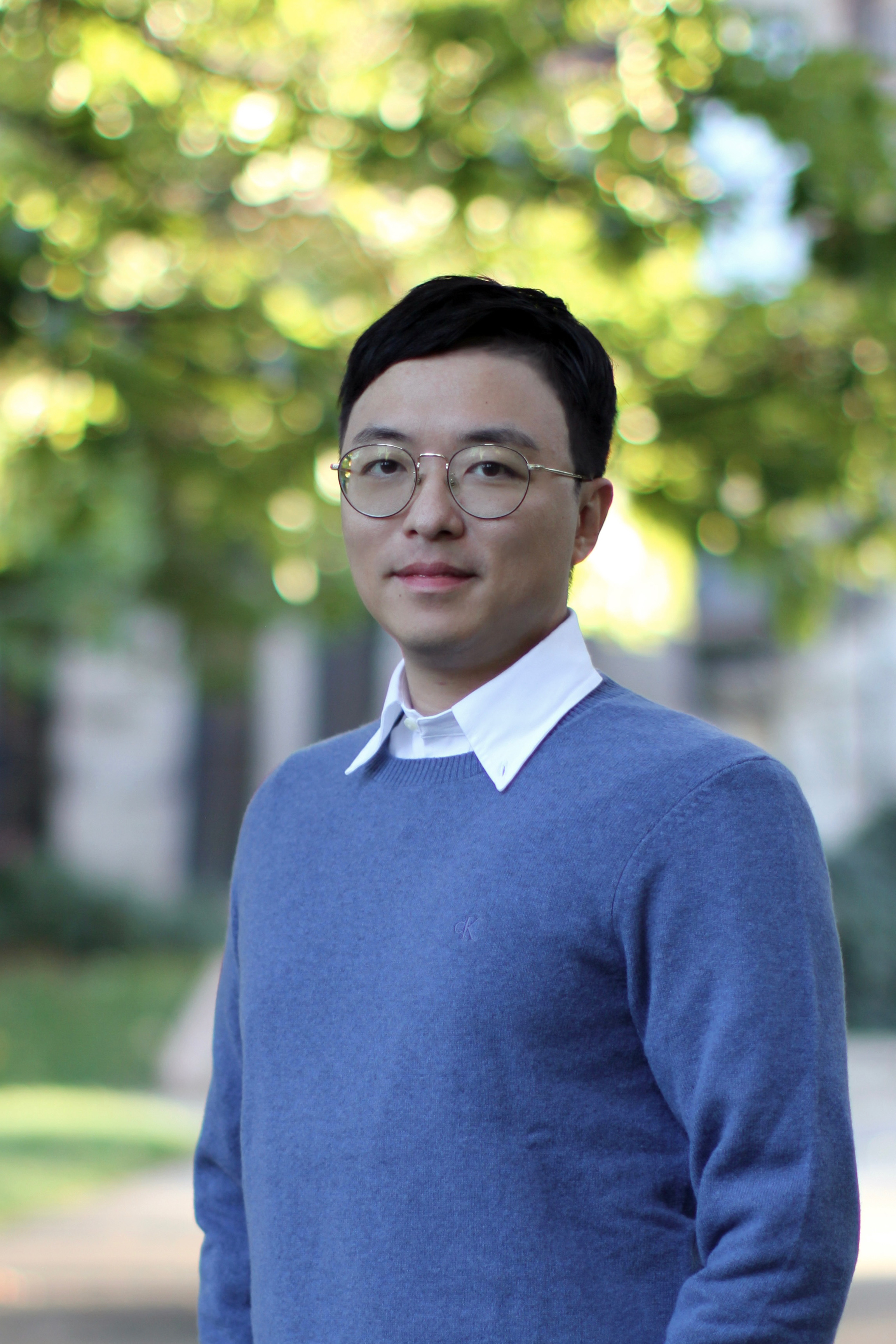 Portrait of Mengqi Zhang